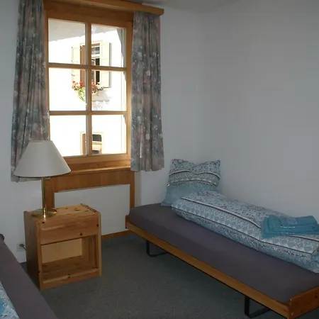 Chasa Laschadura Apartman Zernez