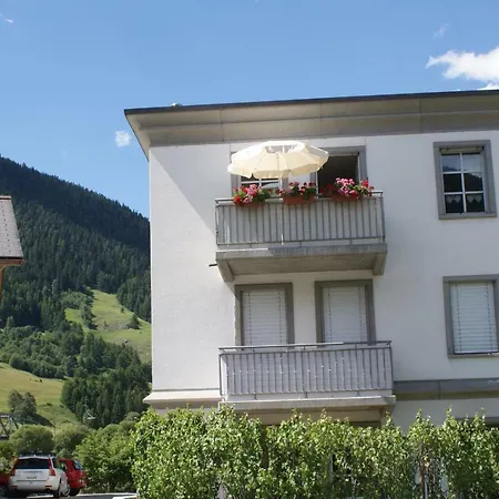 Chasa Laschadura Apartman Zernez
